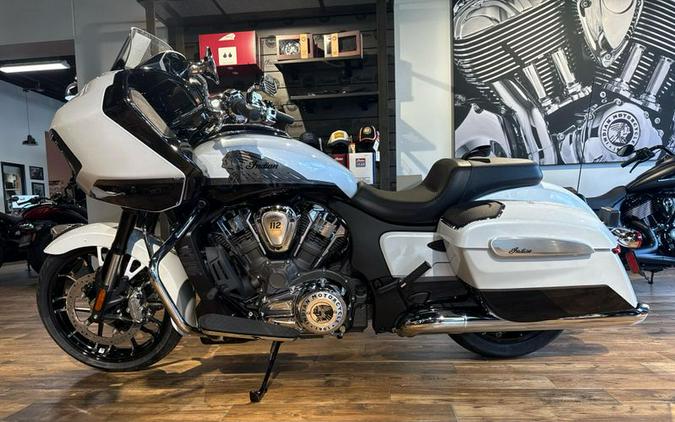 2025 Indian Motorcycle Challenger Limited with 112 and Powerband Audio Package