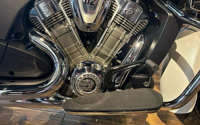 2025 Indian Motorcycle Challenger Limited with 112 and Powerband Audio Package