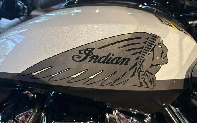 2025 Indian Motorcycle Challenger Limited with 112 and Powerband Audio Package