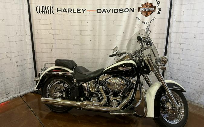 2005 Harley-Davidson Softail® Deluxe FLSTNI Glacier White Pearl and Vivid Black