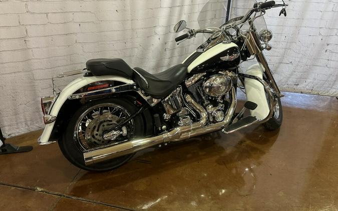 2005 Harley-Davidson Softail® Deluxe FLSTNI Glacier White Pearl and Vivid Black