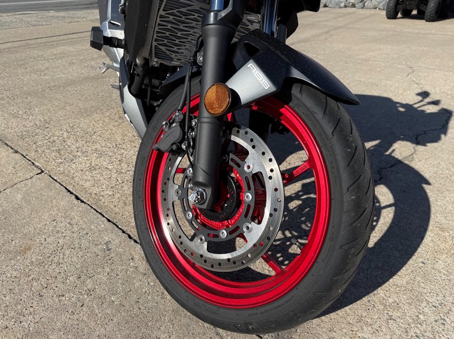 2025 Kawasaki Z500 SE ABS