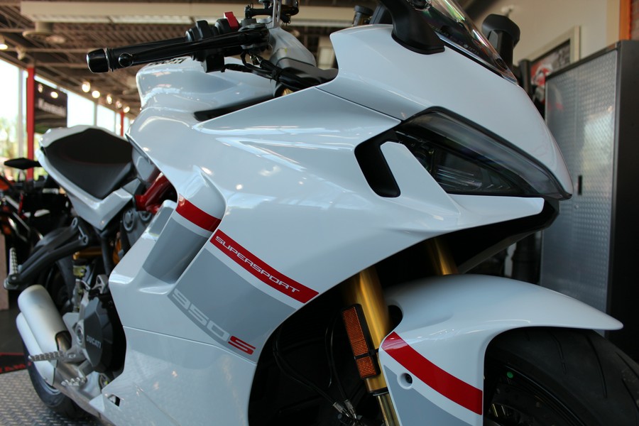 2024 Ducati SuperSport 950 S