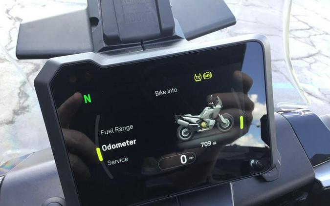 2024 HUSQVARNA NORDEN 901