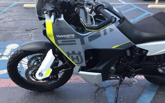 2024 HUSQVARNA NORDEN 901
