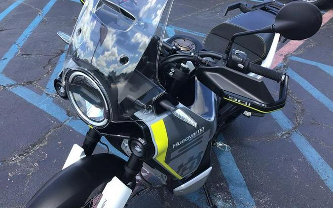 2024 HUSQVARNA NORDEN 901