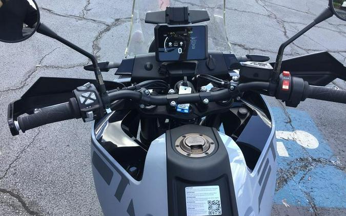 2024 HUSQVARNA NORDEN 901