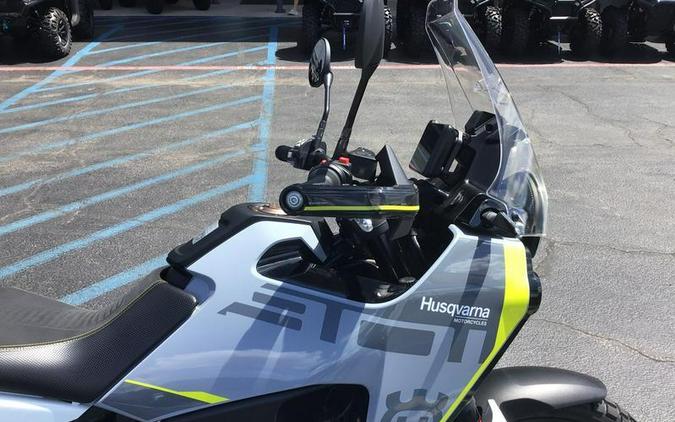 2024 HUSQVARNA NORDEN 901