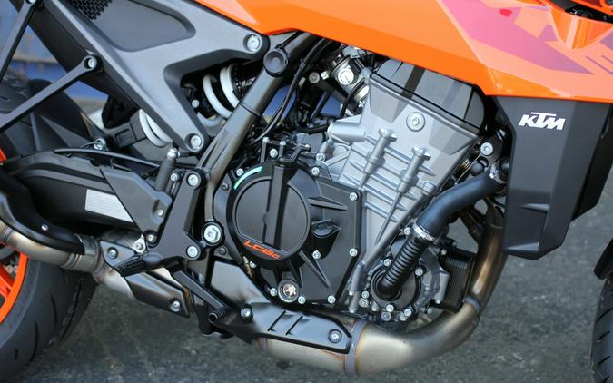 2024 KTM 990 Duke