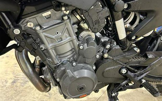 2022 KTM 890 Duke