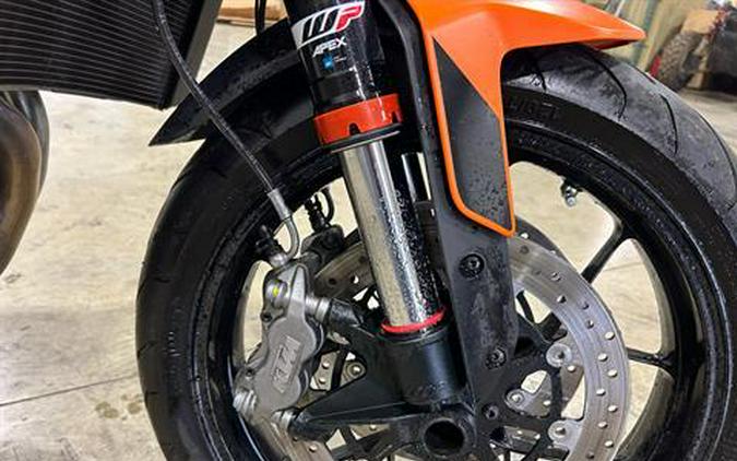 2022 KTM 890 Duke