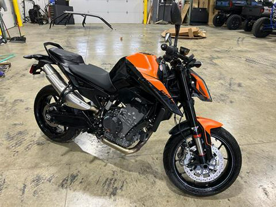 2022 KTM 890 Duke