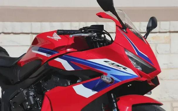 2026 HONDA CBR650R E-CLUTCH