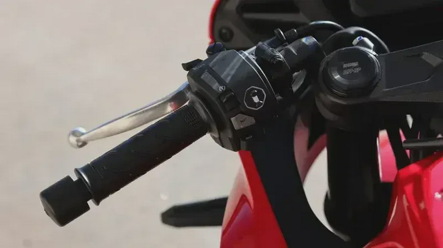 2026 HONDA CBR650R E-CLUTCH