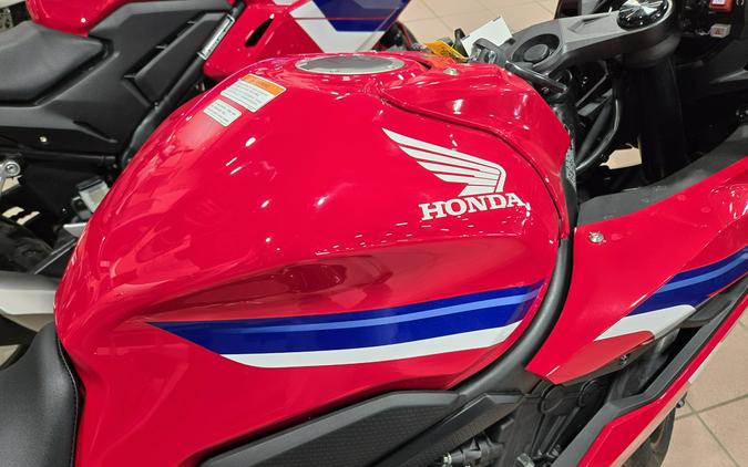2026 HONDA CBR650R E-CLUTCH