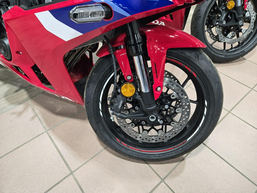 2026 HONDA CBR650R E-CLUTCH