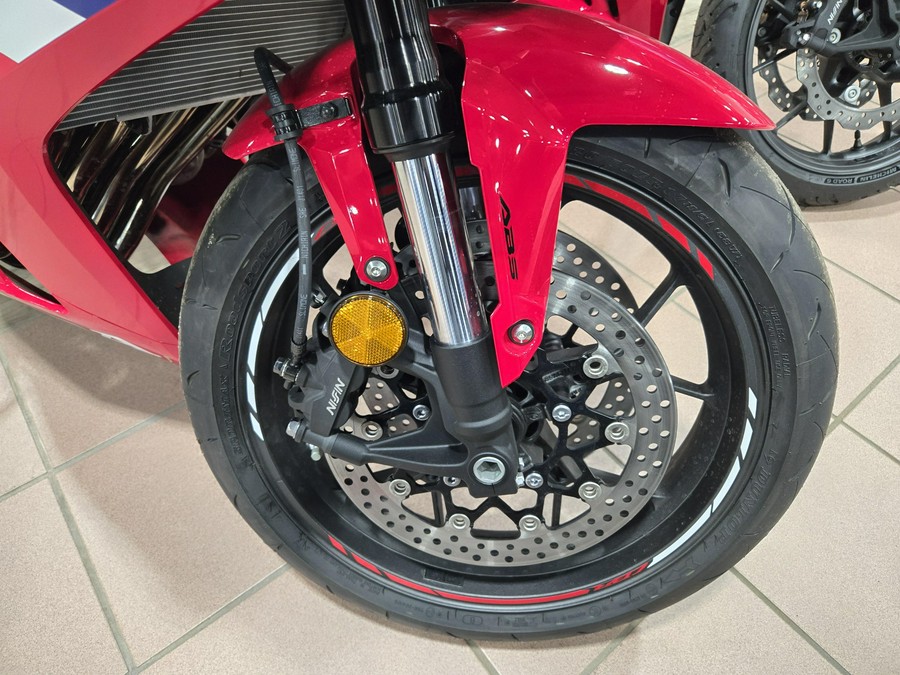 2026 HONDA CBR650R E-CLUTCH