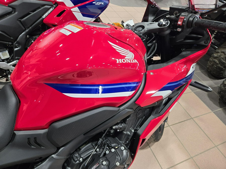 2026 HONDA CBR650R E-CLUTCH