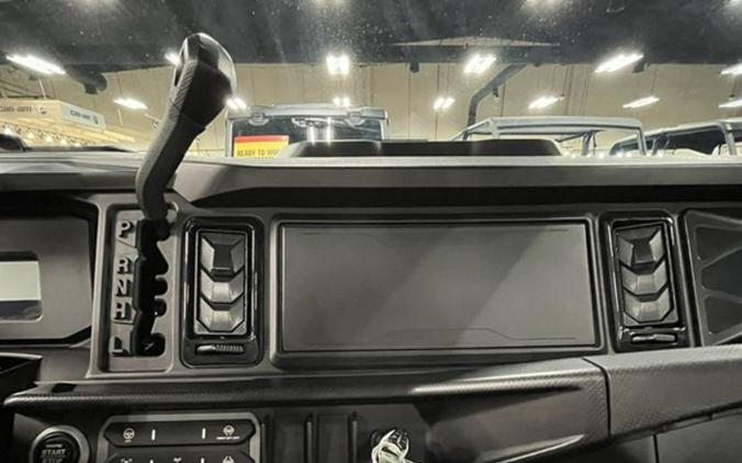 2026 Can-Am Defender XT CAB HD11