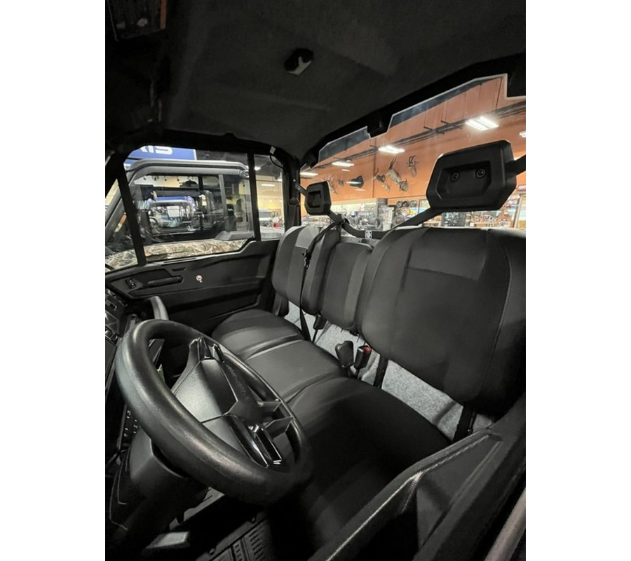 2026 Can-Am Defender XT CAB HD11