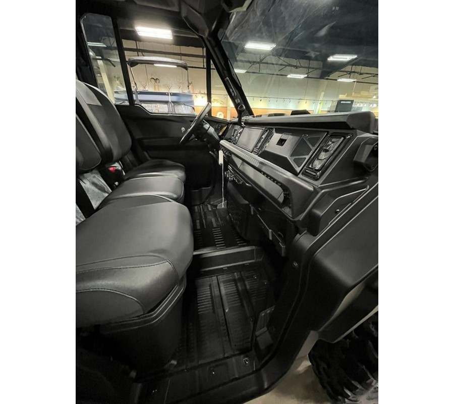 2026 Can-Am Defender XT CAB HD11