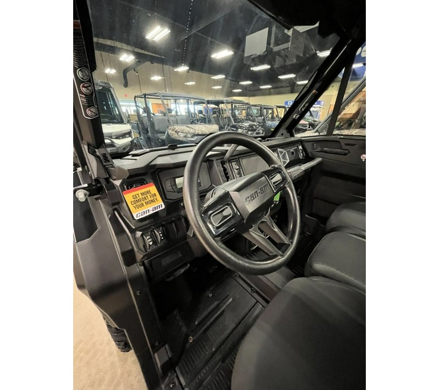 2026 Can-Am Defender XT CAB HD11