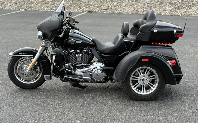 2022 Harley-Davidson® FLHTCUTG - Tri Glide® Ultra