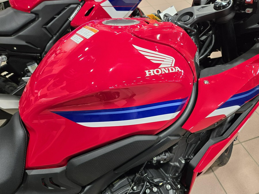 2026 HONDA CBR650R E-CLUTCH