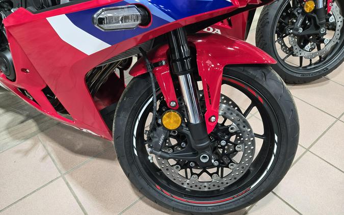2026 HONDA CBR650R E-CLUTCH
