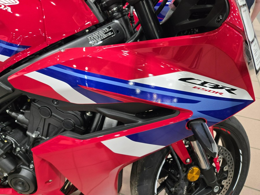2026 HONDA CBR650R E-CLUTCH