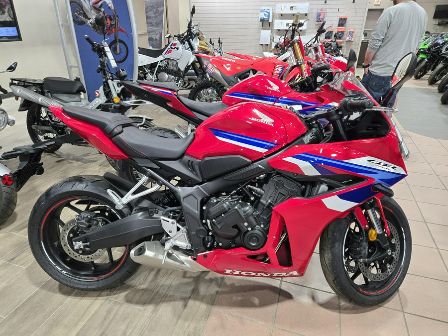 2026 HONDA CBR650R E-CLUTCH