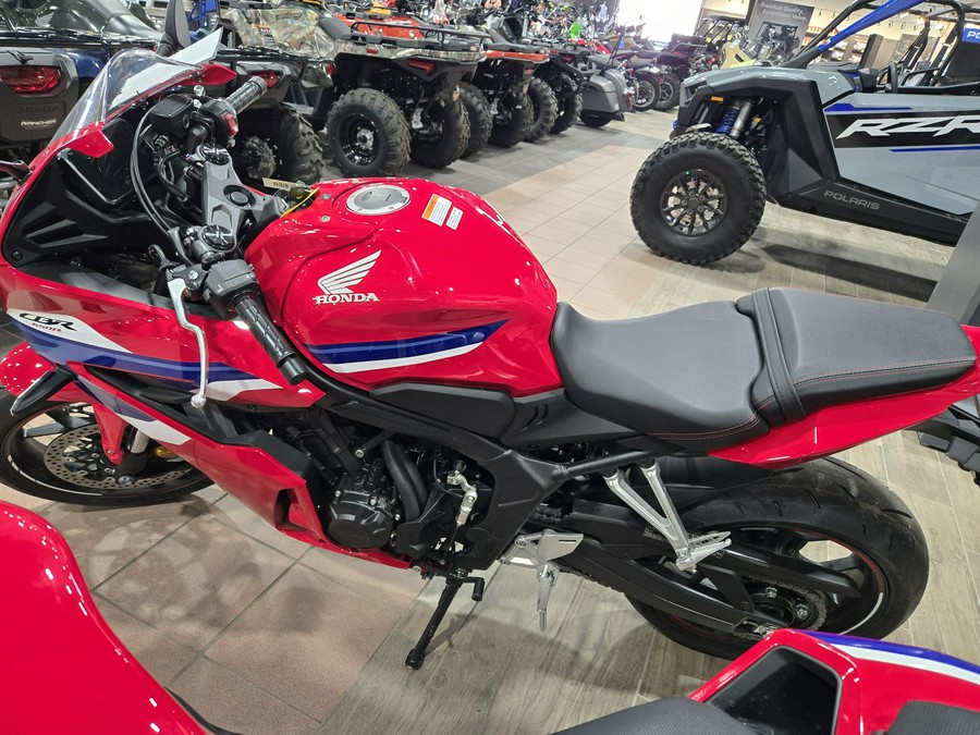 2026 HONDA CBR650R E-CLUTCH