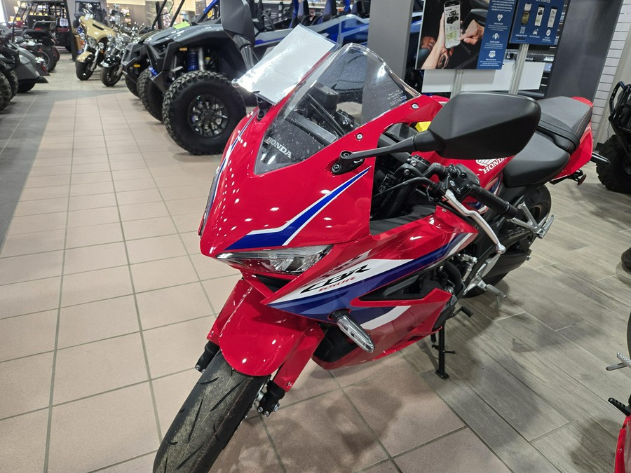 2026 HONDA CBR650R E-CLUTCH