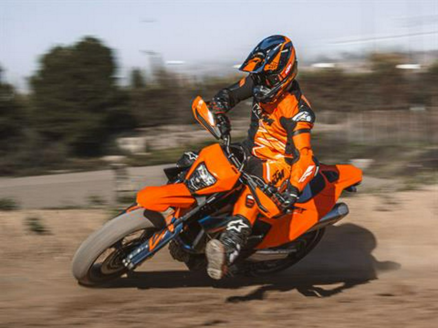 2026 KTM 690 SMC R