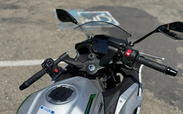 2024 Kawasaki NINJA 7 HYBRID