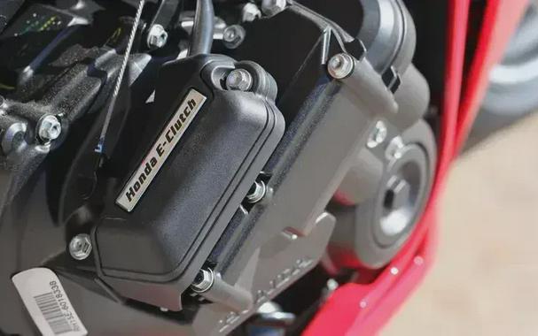 2026 HONDA CBR650R E-CLUTCH