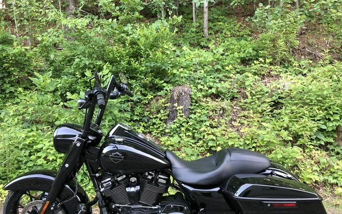 2024 Harley-Davidson® Road King® Special Vivid Black