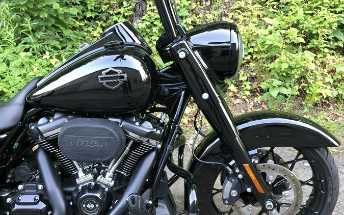2024 Harley-Davidson® Road King® Special Vivid Black