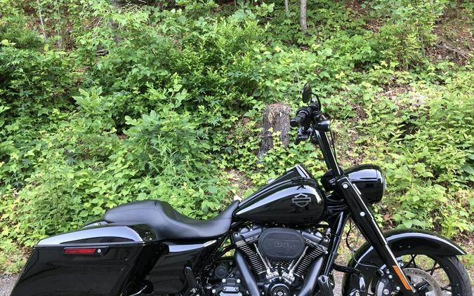 2024 Harley-Davidson® Road King® Special Vivid Black