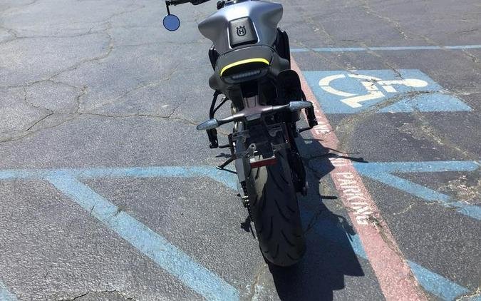 2025 HUSQVARNA VITPILEN 801