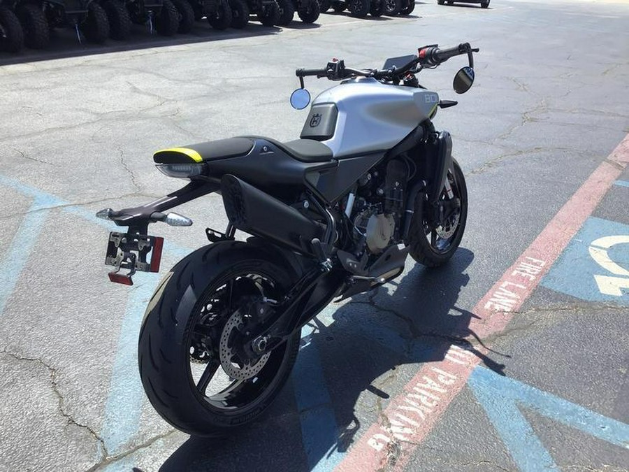 2025 HUSQVARNA VITPILEN 801