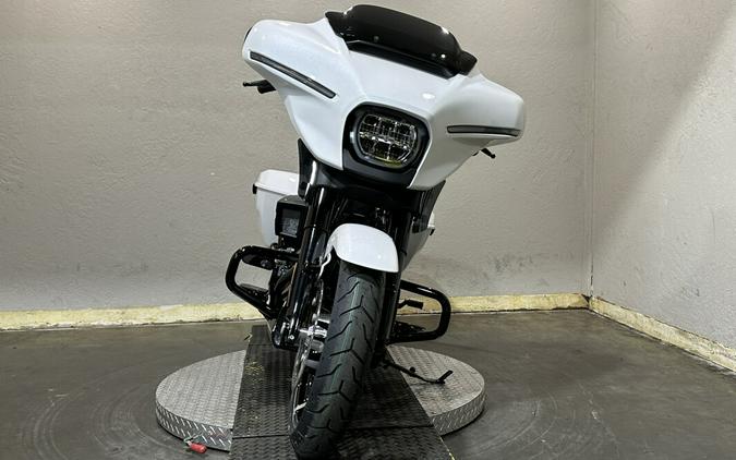 Harley-Davidson Street Glide® 2024 FLHX 84447489 WHITE ONYX PRL