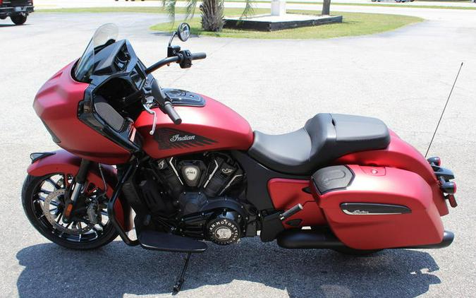 2024 Indian Motorcycle® Challenger® Dark Horse® w/PowerBand Audio Pkg Sunset Red Smoke