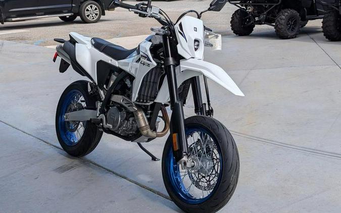 2025 Suzuki DR-Z4SM