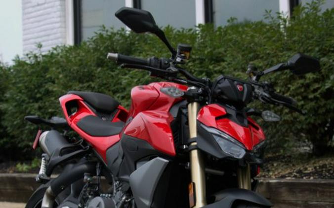 2026 Ducati Streetfighter V2