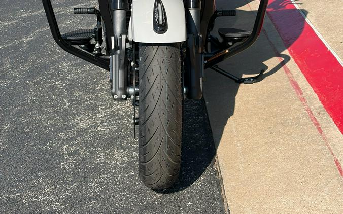 2026 Indian Motorcycle Challenger® Dark Horse® 112