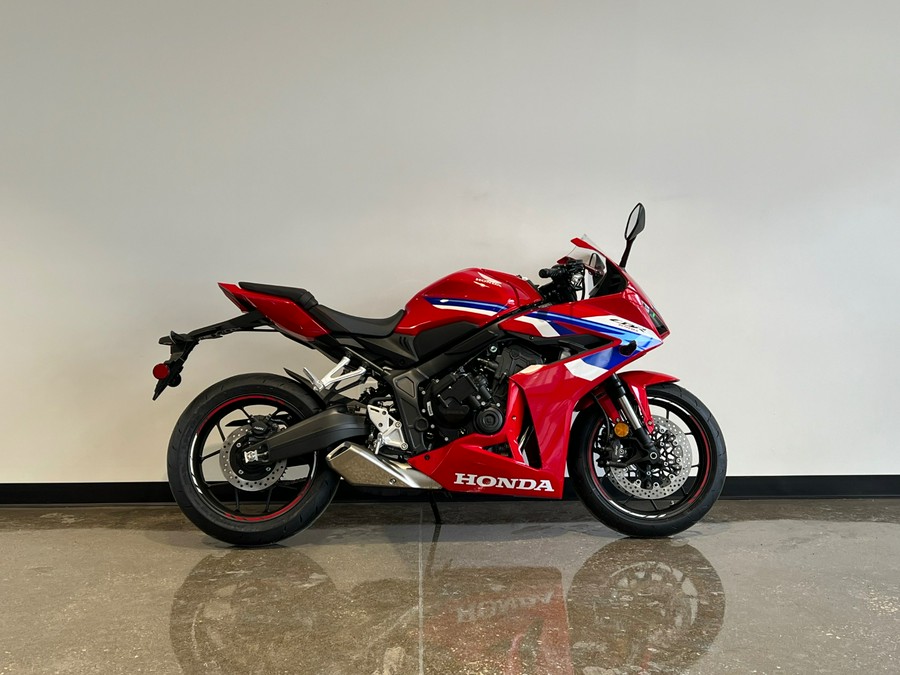 2025 Honda CBR650R E-Clutch