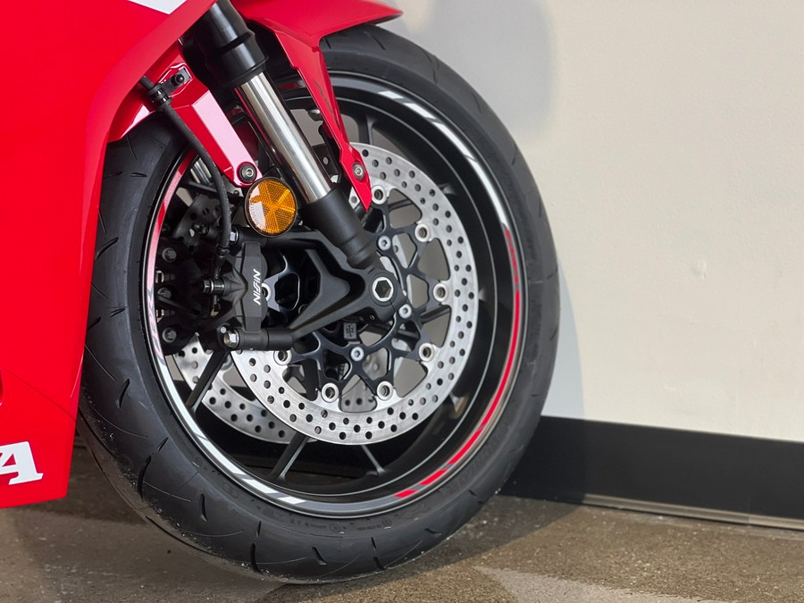 2025 Honda CBR650R E-Clutch