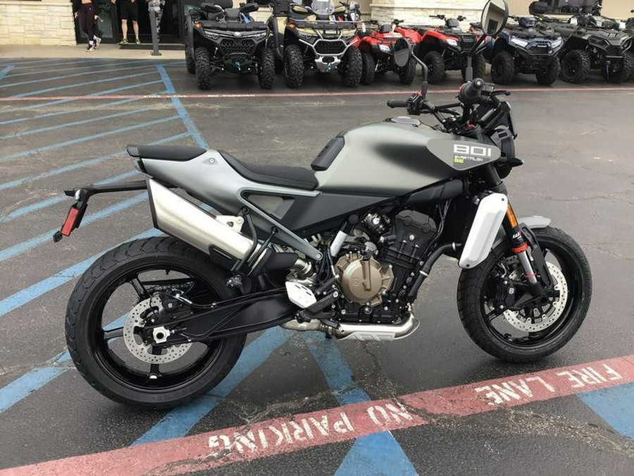 2027 HUSQVARNA SVARTPILEN 801
