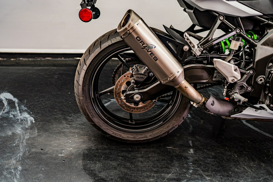 2025 Kawasaki Ninja® ZX™-4RR ABS